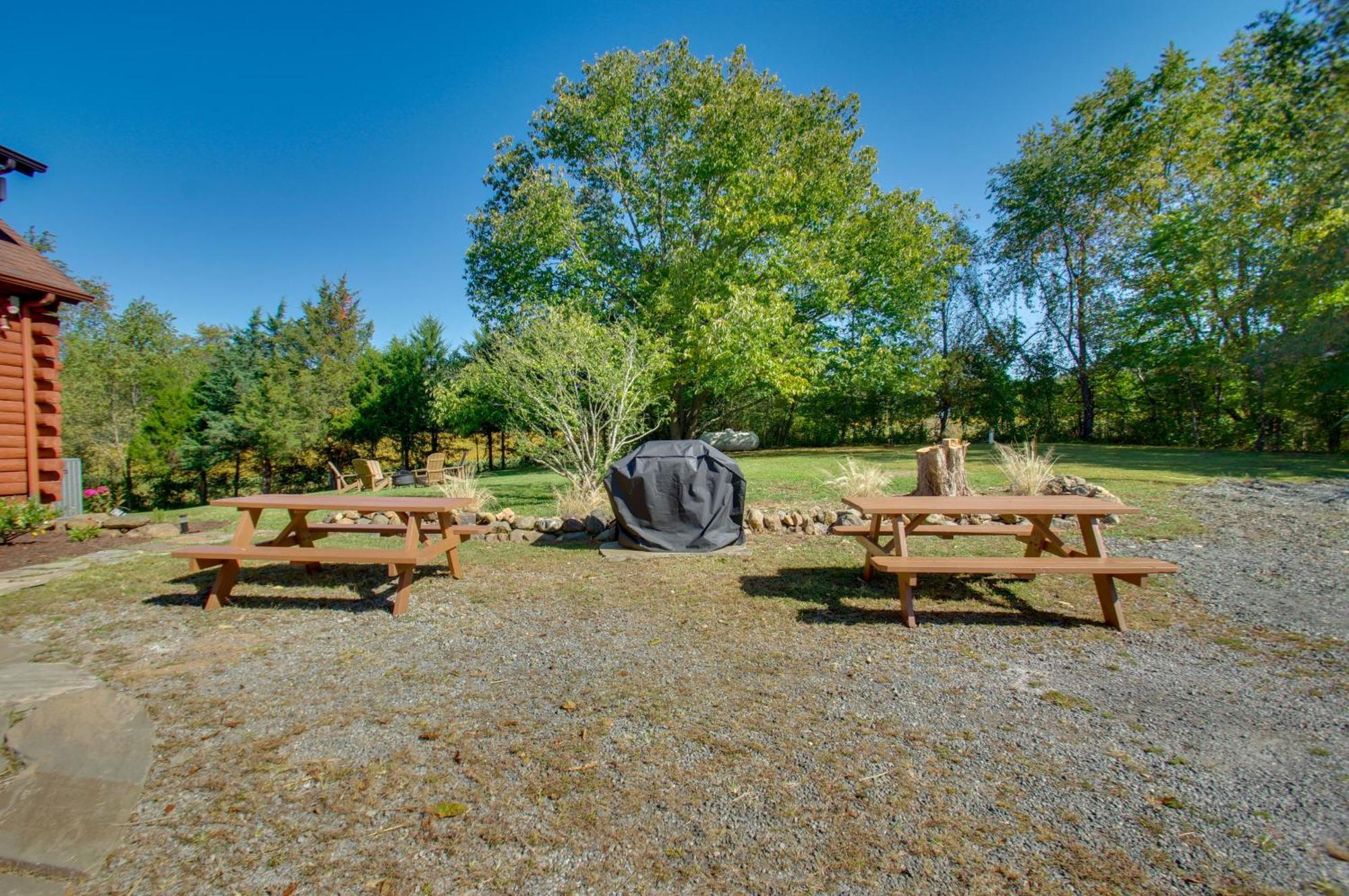 Cozy Log Cabin Getaway With Fire Pit And 3 Acres! Ruckersville Exterior foto